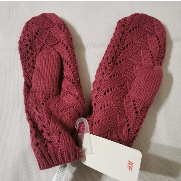 NWT! H&M Knitted Mittens - Picture 2 of 6